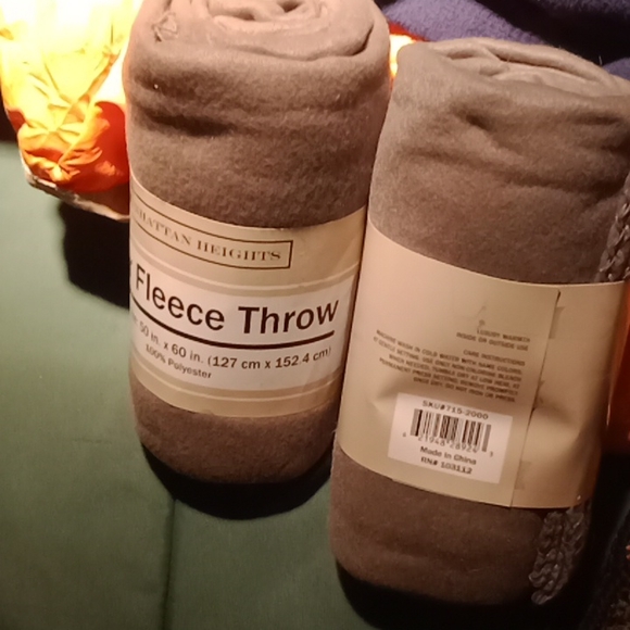 Fleece throw - Picture 3 of 4